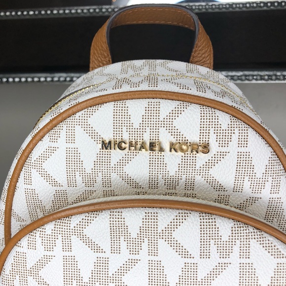 Last one🔥 Michael Kors Abbey XS Backpack - Picture 2 of 8